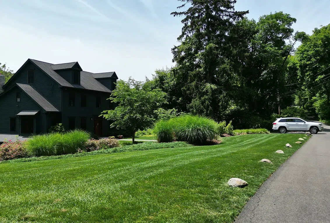 landscaping in trumbull